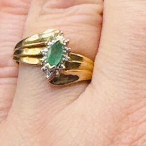 10kt Gold And Emerald With Diamond Ring